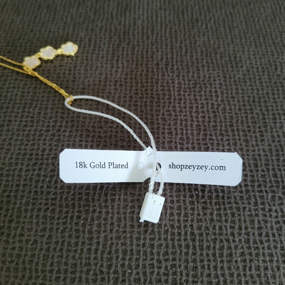 Zeyzey Mother of Pearl👩‍👧 Vertical↕️ Flower🌸 Pendant Necklace - NWT - Picture 8 of 15